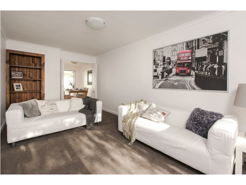 42 Roundaway Crescent, O’halloran Hill SA 5158