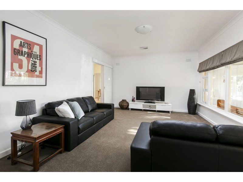 42 Roundaway Crescent, O’halloran Hill SA 5158