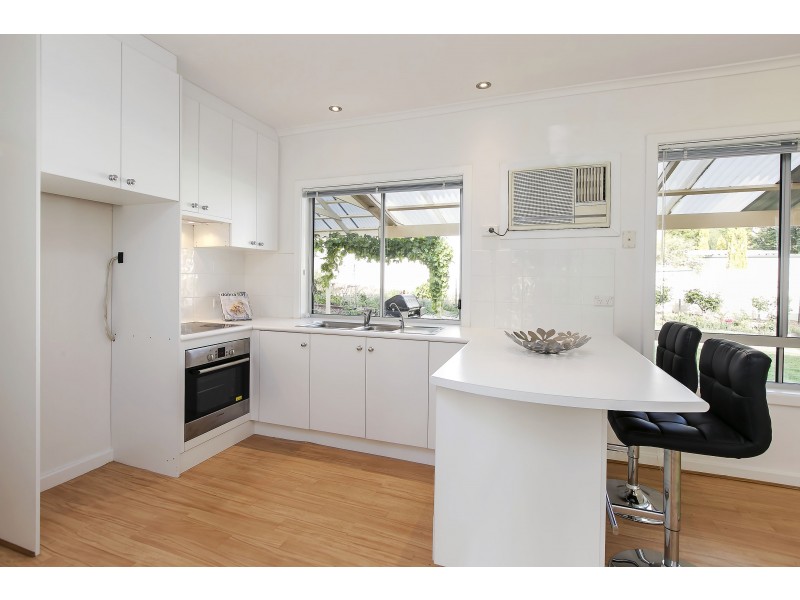 42 Roundaway Crescent, O’halloran Hill SA 5158