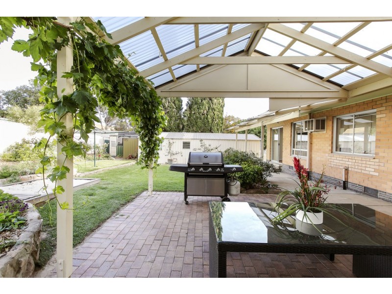 42 Roundaway Crescent, O’halloran Hill SA 5158