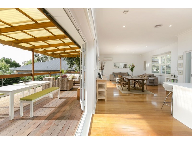 8 Carruth Road, Torrens Park SA 5062