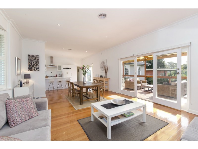 8 Carruth Road, Torrens Park SA 5062