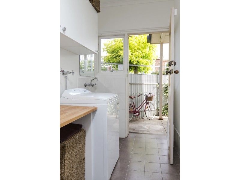 8 Carruth Road, Torrens Park SA 5062