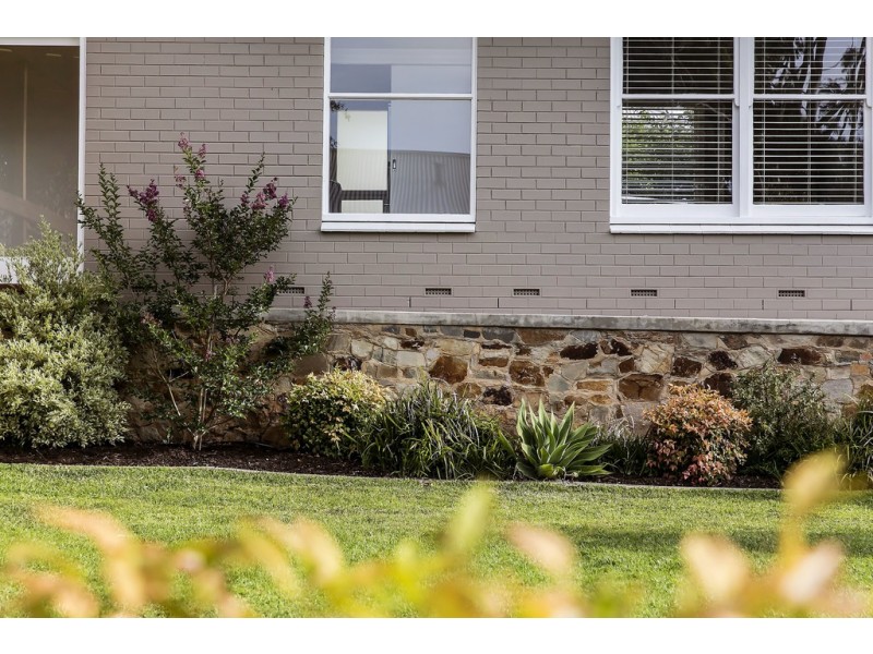 8 Carruth Road, Torrens Park SA 5062