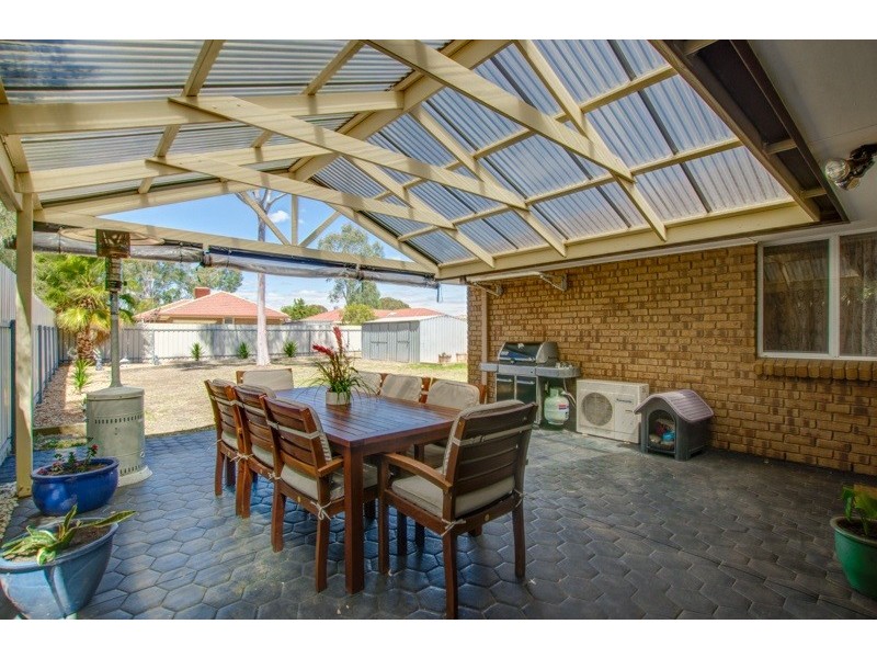 4 Hughes Court, Green Fields SA 5107