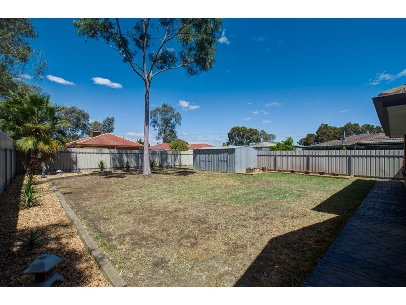 4 Hughes Court, Green Fields SA 5107