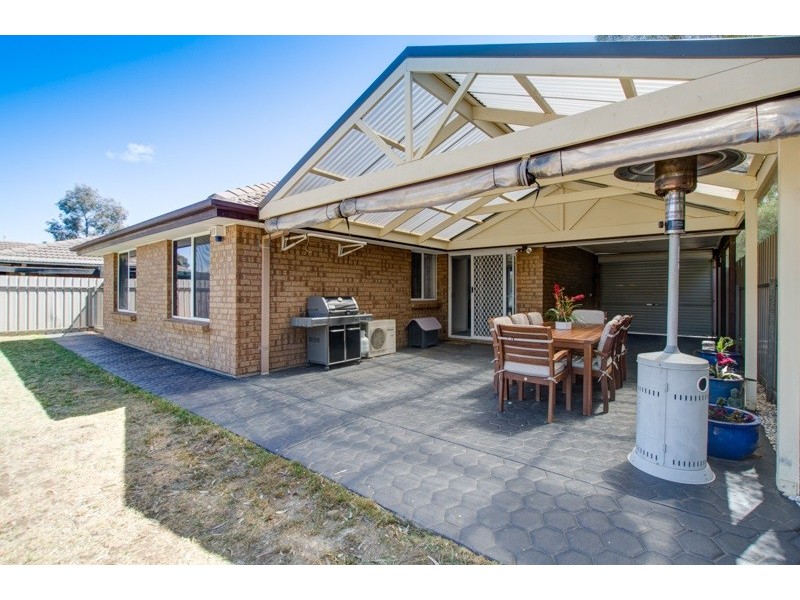 4 Hughes Court, Green Fields SA 5107