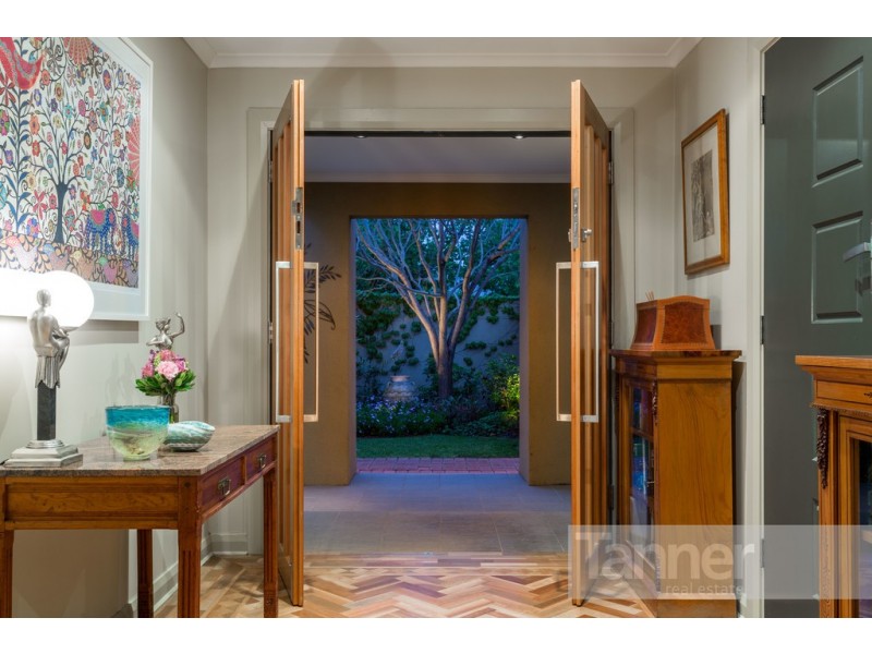 1 Lochness Avenue, Torrens Park SA 5062