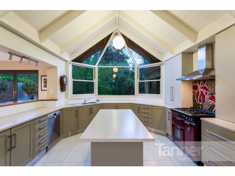 1 Lochness Avenue, Torrens Park SA 5062