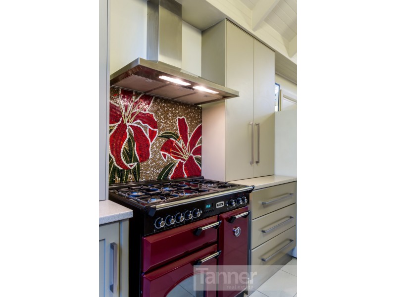 1 Lochness Avenue, Torrens Park SA 5062