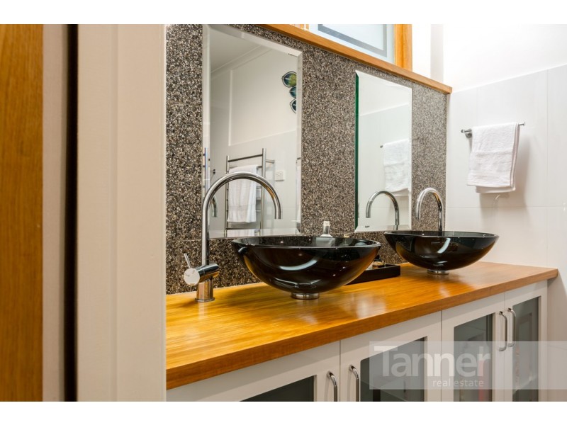 1 Lochness Avenue, Torrens Park SA 5062