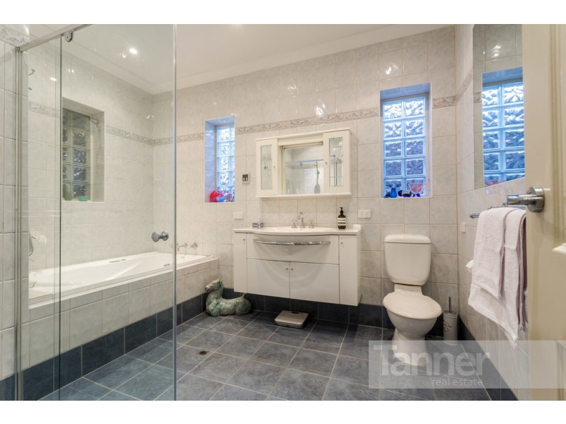 1 Lochness Avenue, Torrens Park SA 5062