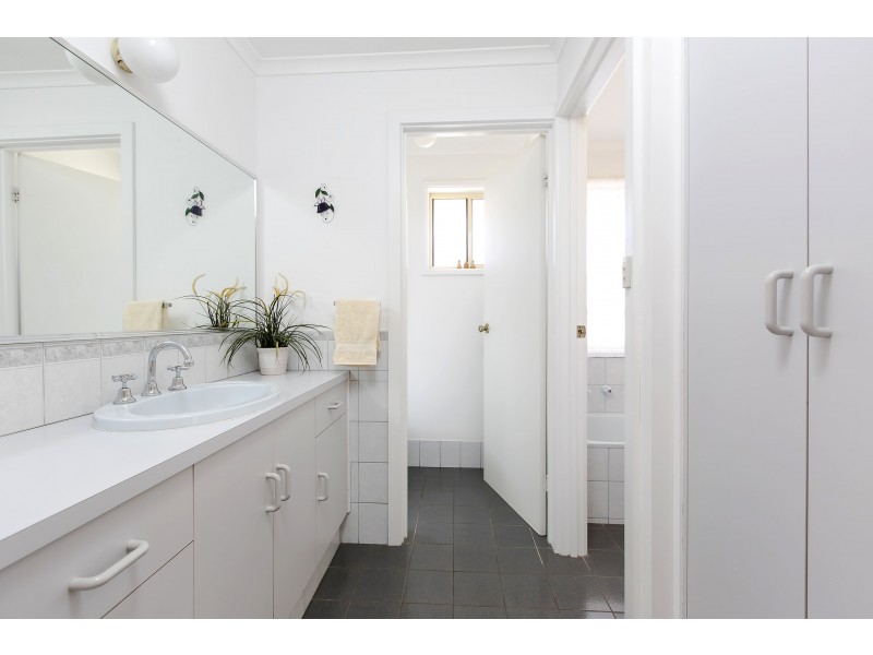 29 Clearwater Crescent, Seaford Rise SA 5169