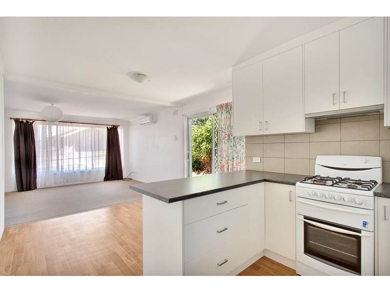 7 Hugh Crescent, Morphett Vale SA 5162