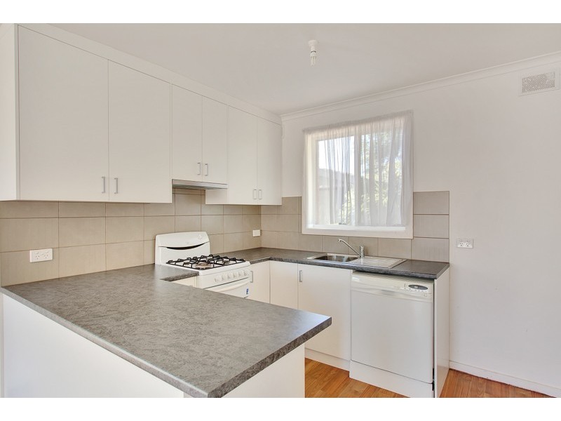 7 Hugh Crescent, Morphett Vale SA 5162