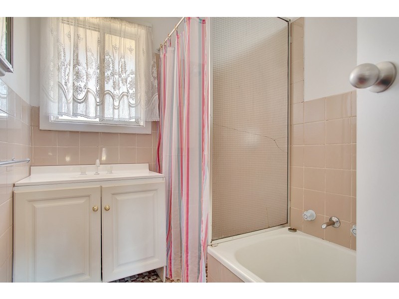 7 Hugh Crescent, Morphett Vale SA 5162