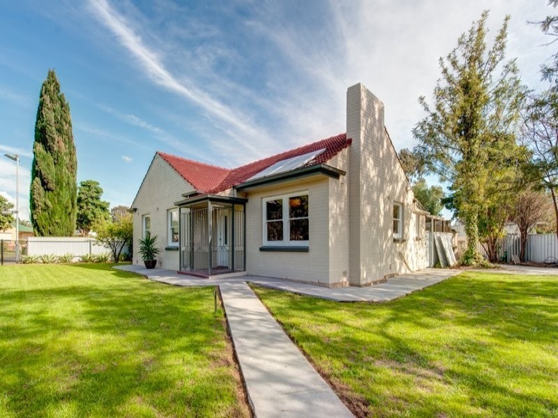 8 Marleycombe Road, Elizabeth Vale SA 5112