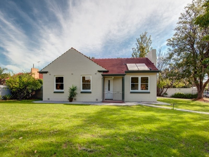 8 Marleycombe Road, Elizabeth Vale SA 5112