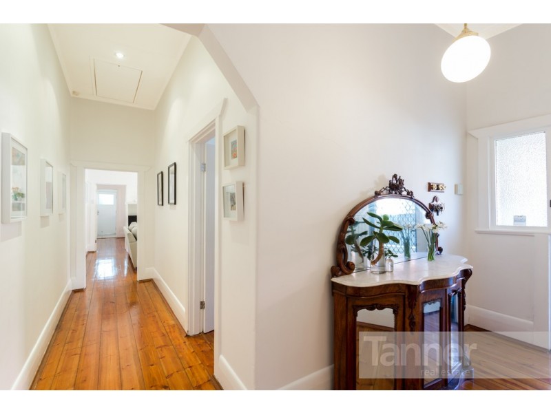 27A Farnham Road, Keswick SA 5035