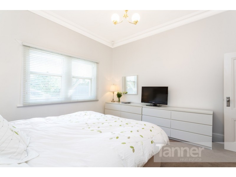 27A Farnham Road, Keswick SA 5035