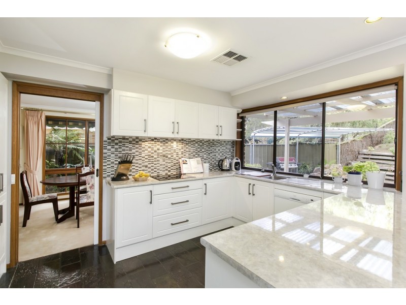 39 Woodlea Drive, Aberfoyle Park SA 5159