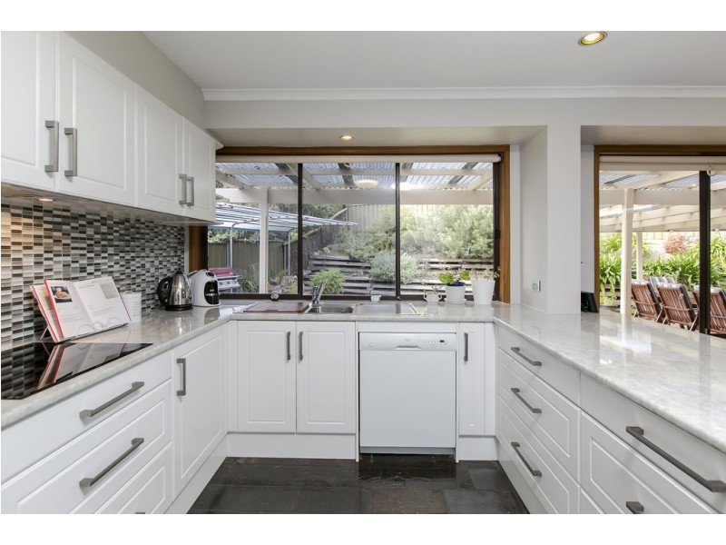 39 Woodlea Drive, Aberfoyle Park SA 5159