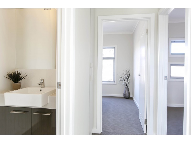 8 Curtis Street, Woodville South SA 5011