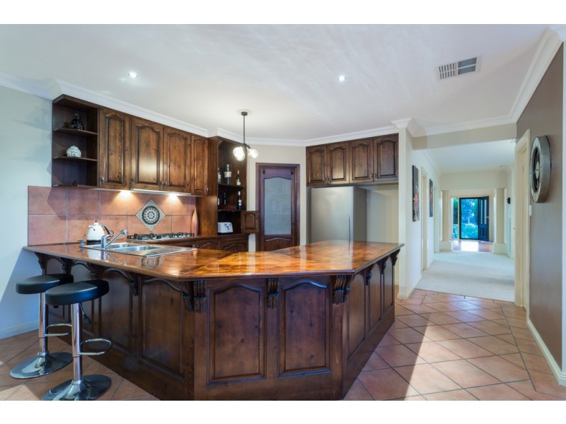 2 Lovely Valley Road, Flagstaff Hill SA 5159