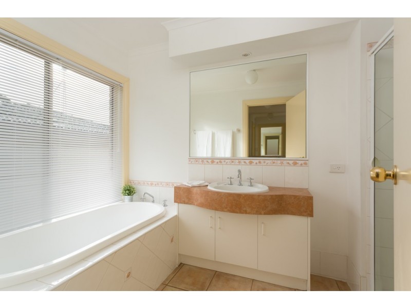 2 Lovely Valley Road, Flagstaff Hill SA 5159