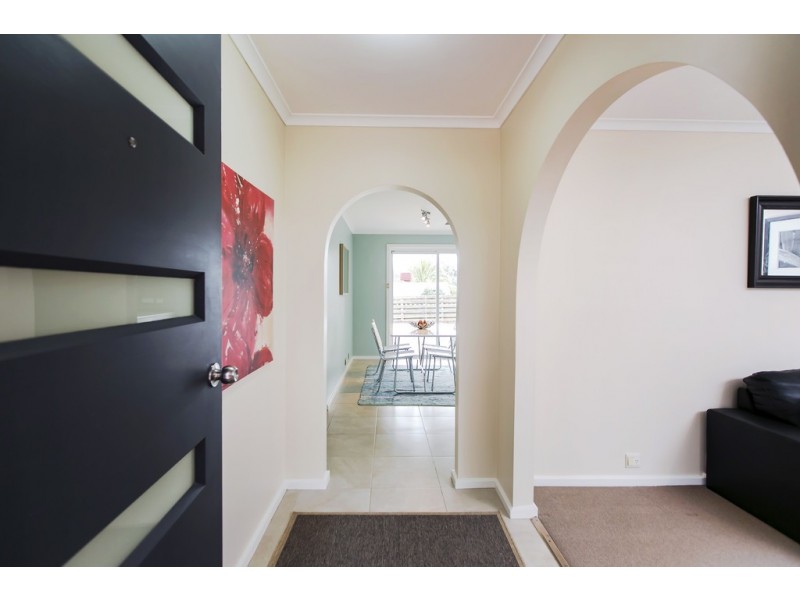 18 Lee Avenue, Happy Valley SA 5159