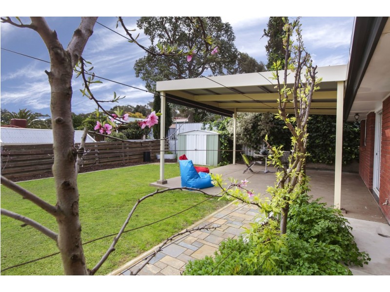 18 Lee Avenue, Happy Valley SA 5159