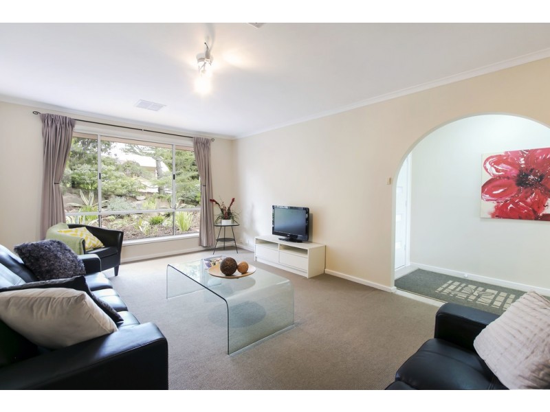 18 Lee Avenue, Happy Valley SA 5159