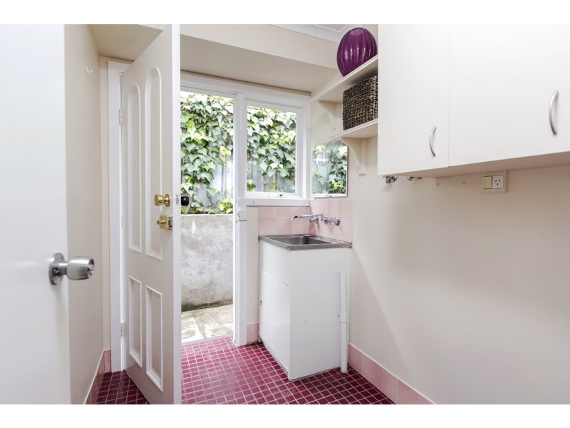 18 Lee Avenue, Happy Valley SA 5159