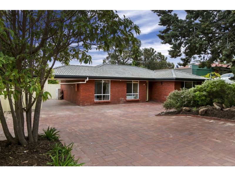 18 Lee Avenue, Happy Valley SA 5159