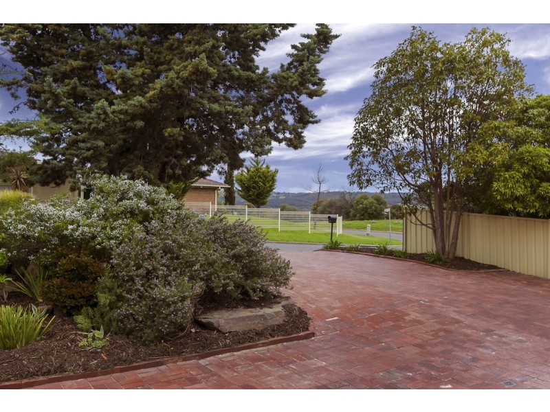 18 Lee Avenue, Happy Valley SA 5159