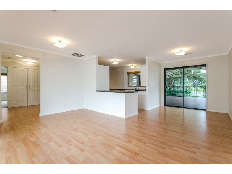 10 Sheoak Crescent, Aberfoyle Park SA 5159