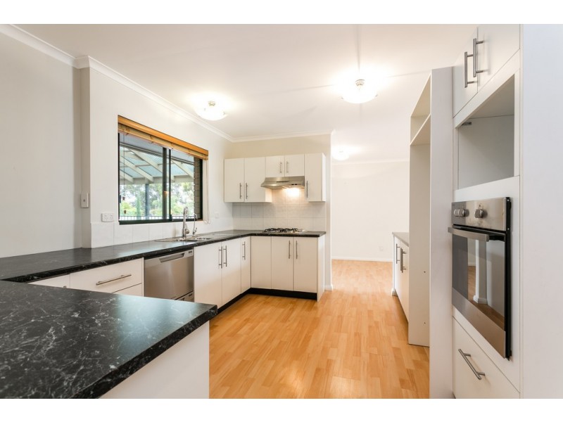 10 Sheoak Crescent, Aberfoyle Park SA 5159