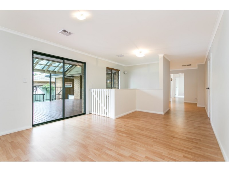 10 Sheoak Crescent, Aberfoyle Park SA 5159