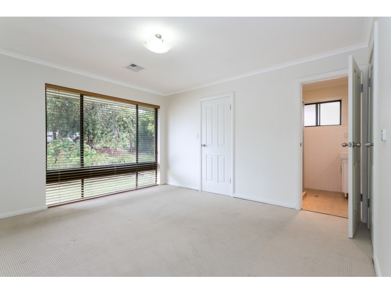 10 Sheoak Crescent, Aberfoyle Park SA 5159