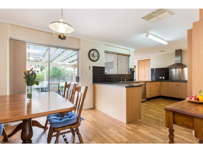10 Heather Road, Happy Valley SA 5159