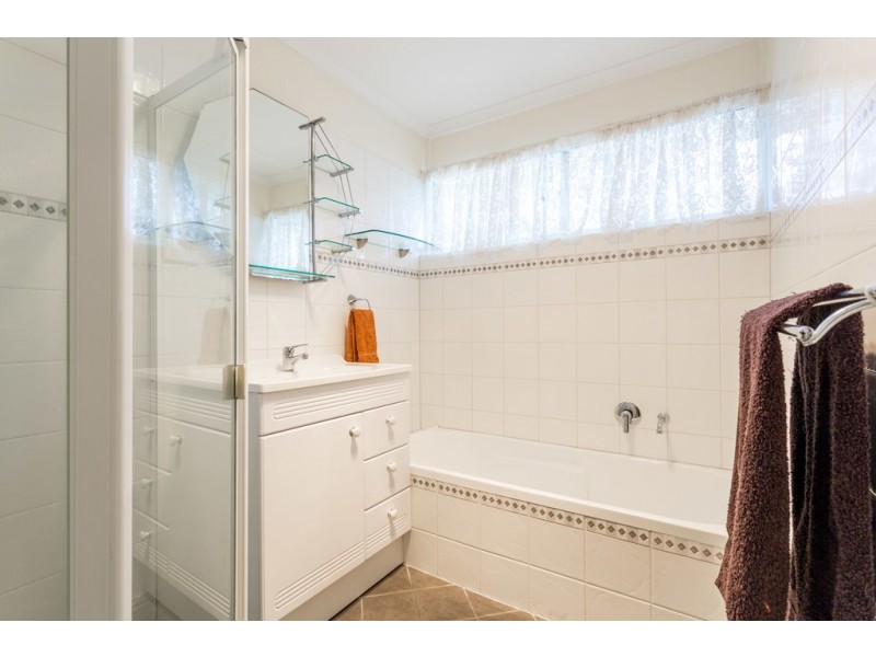 10 Heather Road, Happy Valley SA 5159