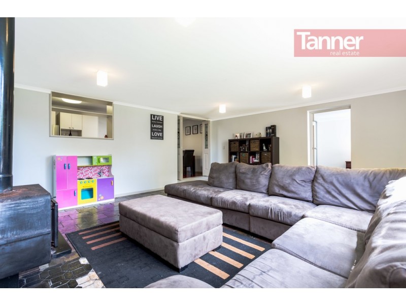 15 McCartney Street, Morphett Vale SA 5162