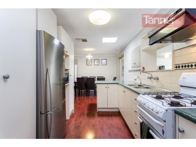 15 McCartney Street, Morphett Vale SA 5162