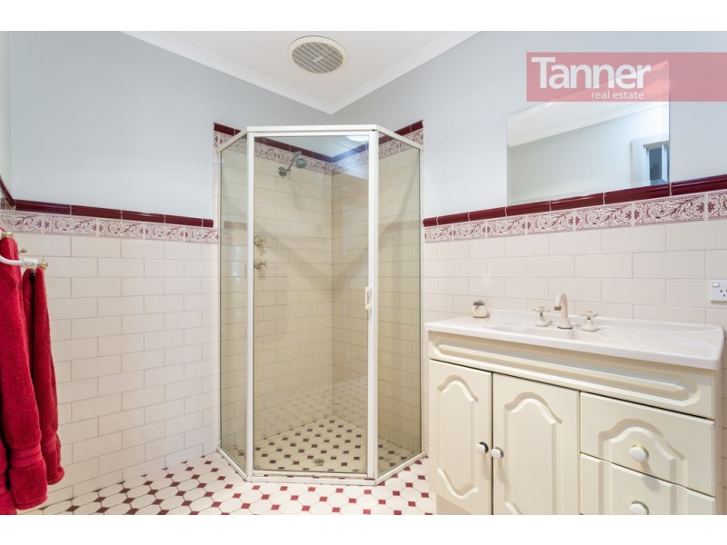 15 McCartney Street, Morphett Vale SA 5162