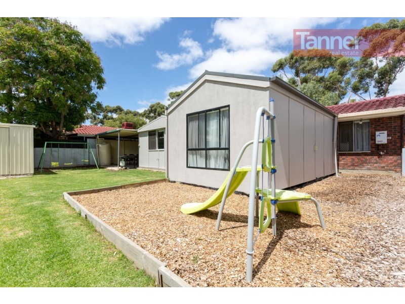 15 McCartney Street, Morphett Vale SA 5162