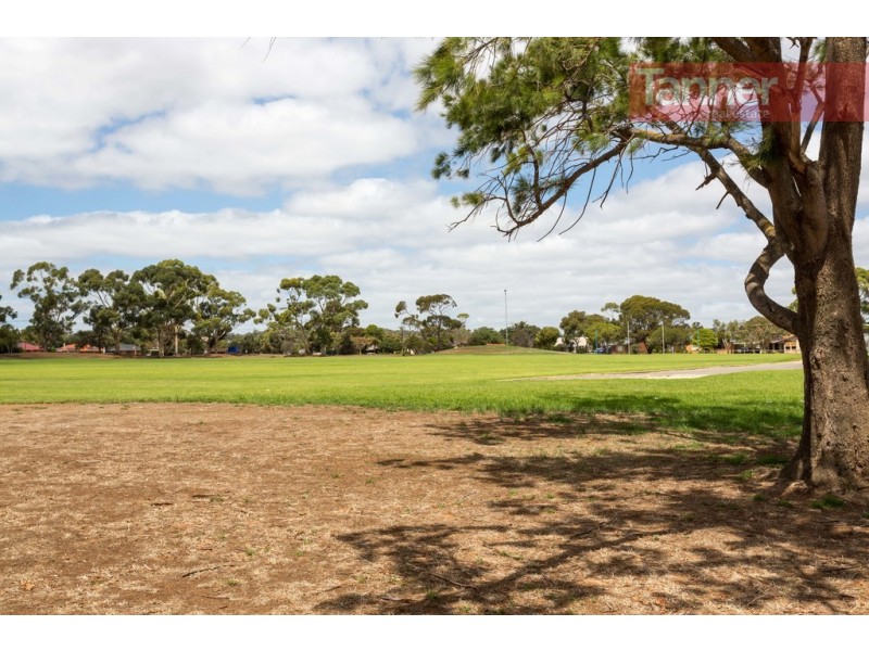 15 McCartney Street, Morphett Vale SA 5162