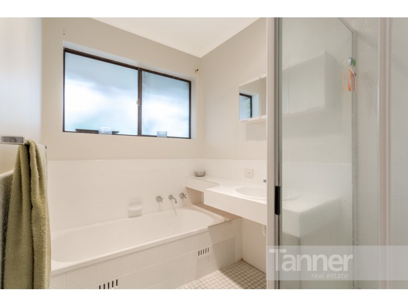 21 Hamilton Crescent, Aberfoyle Park SA 5159