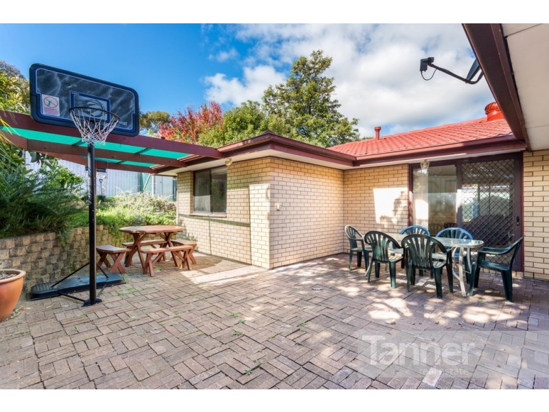 21 Hamilton Crescent, Aberfoyle Park SA 5159