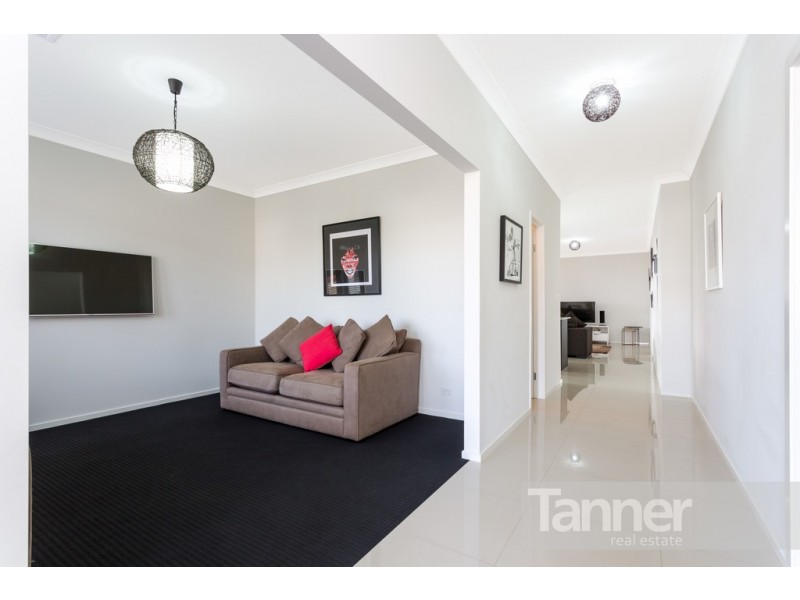 21 Manly Court, Seaford Rise SA 5169