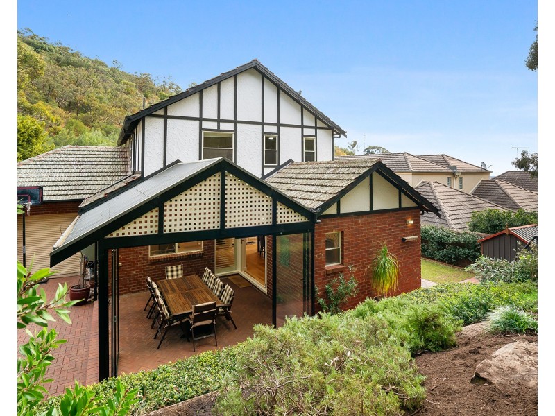 20 John Fisher Dr, Torrens Park SA 5062